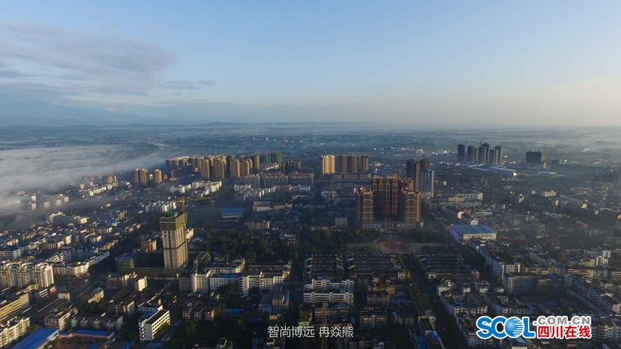 Intoxicating sea of clouds in Qionglai city
