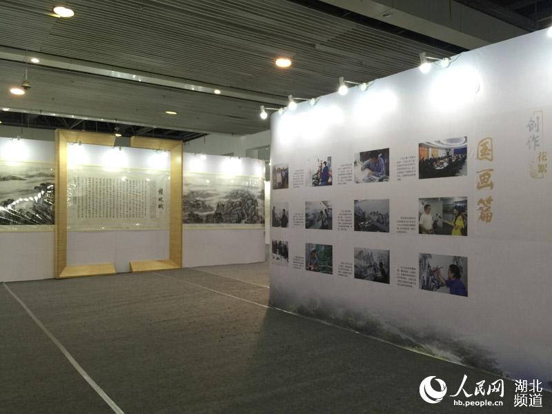World's longest Yangtze River landscape paintings debut in Wuhan