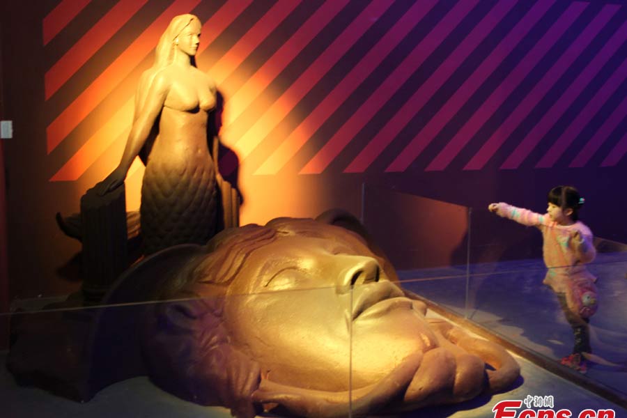Chocolate statues appear in Chongqing