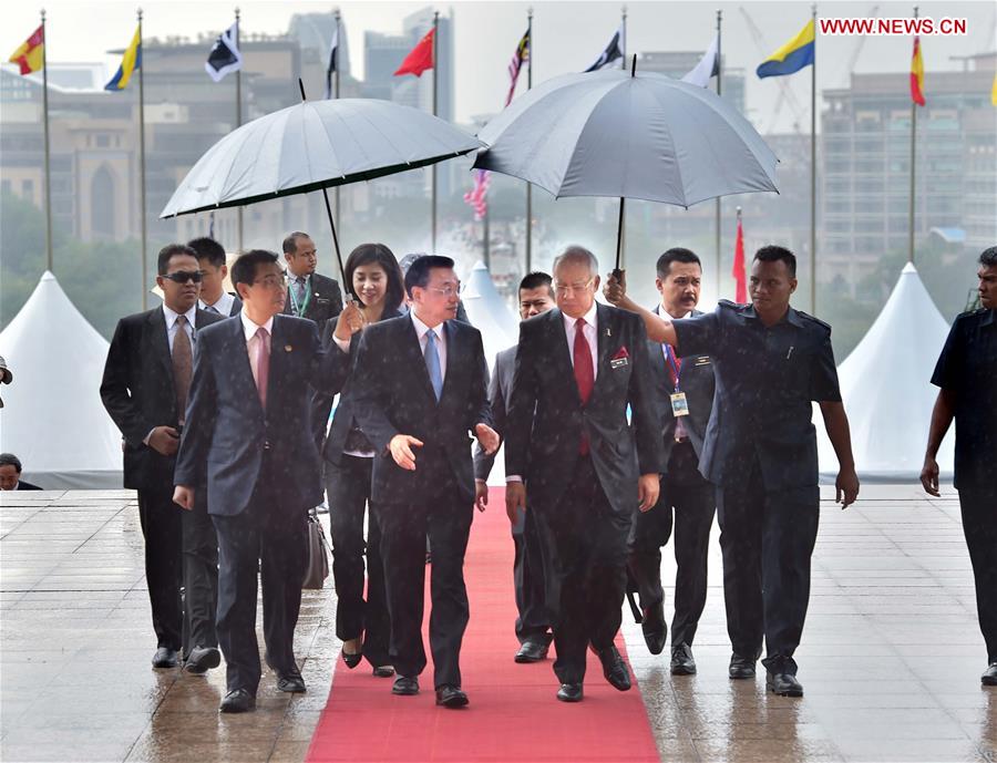 Chinese Premier Li, Malaysian PM Najib hold talks in Kuala Lumpur