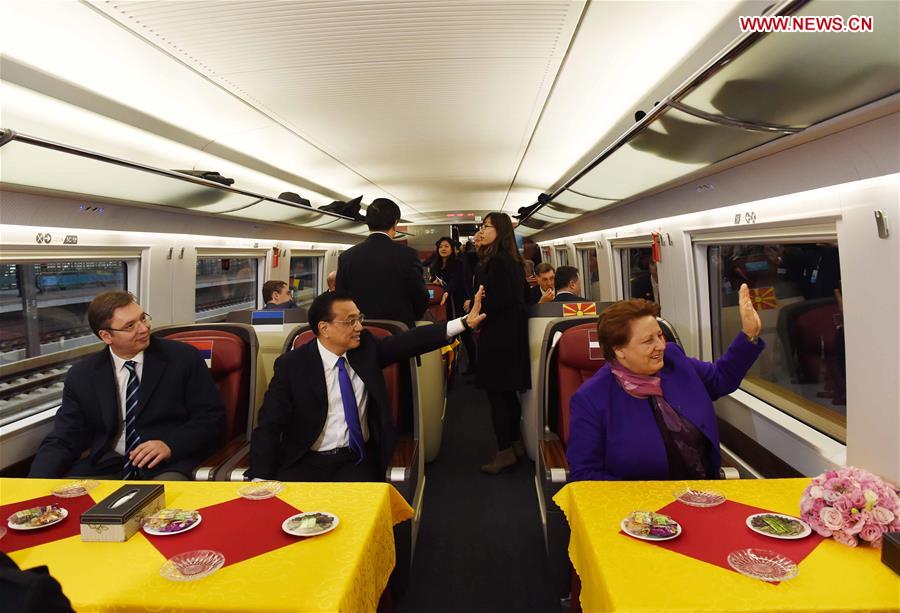 Premier Li invites CEE countries leaders to take China-made bullet train