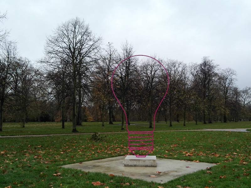 Serpentine Gallery presents exhibition by British artist Michael Craig-Martin