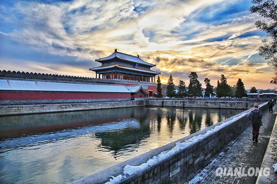 Picturesque scenery of snow-covered Forbidden City