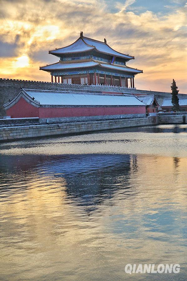 Picturesque scenery of snow-covered Forbidden City