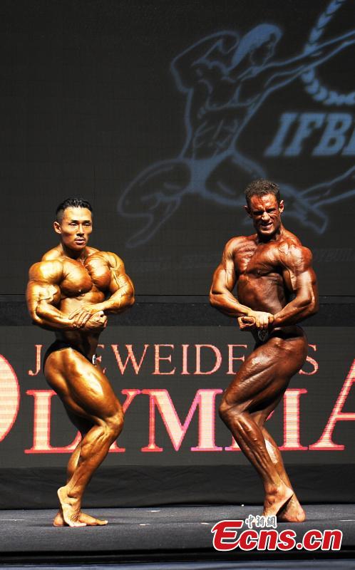 Bodybuilders show beauty of strength in Hong Kong