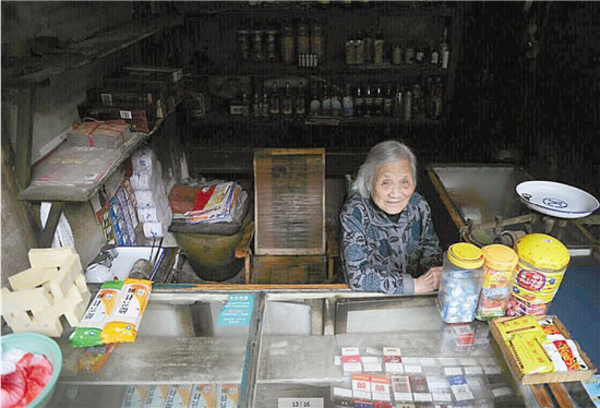 A 90-year-old shopkeeper in Xiangzhu town

