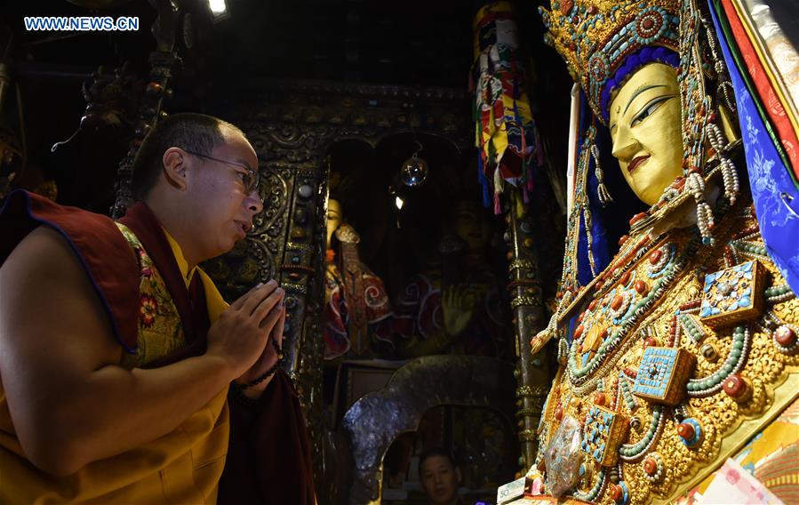 11th Panchen Lama visits Lhasa