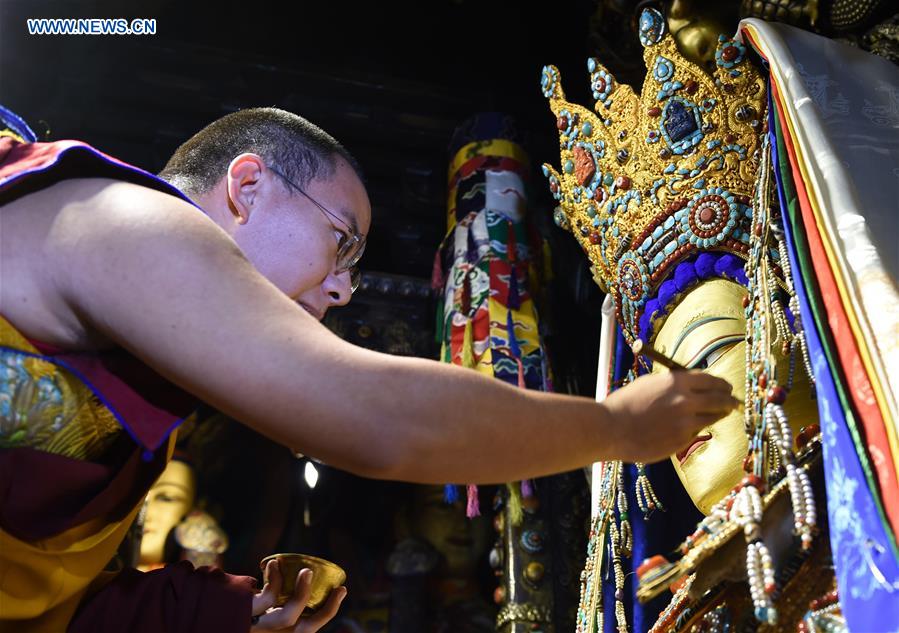11th Panchen Lama visits Lhasa