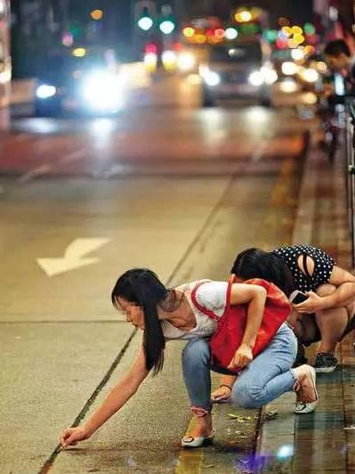 'Diamond rain' in HK street turns out to be cubic zirconia