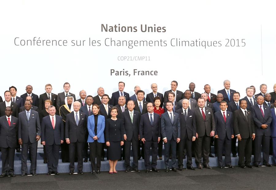 Xi sends strong signals at Paris climate talks
