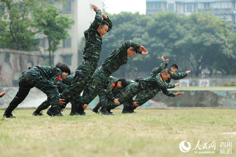 Farewell performance of female SWAT team in Sichuan