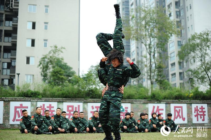 Farewell performance of female SWAT team in Sichuan