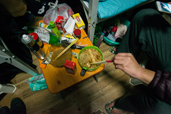 26 share a 90-square-meter 