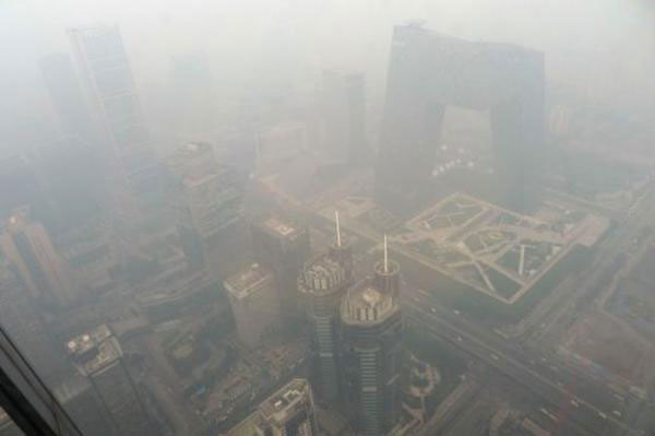 Students Kept Indoors in Smog-Bound Beijing