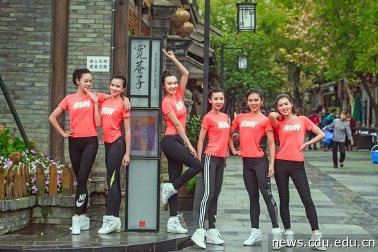 Charming female bodybuilders of Chengdu University