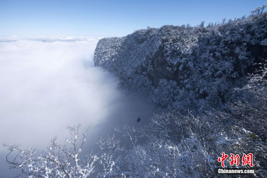 Snow scenery of Tianmenshan Mountain