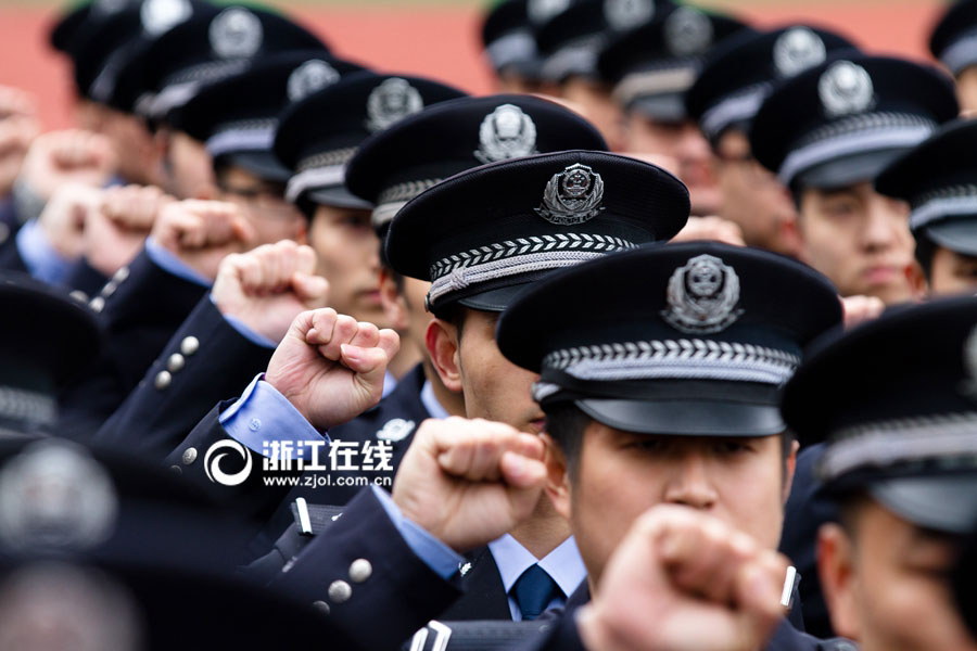 SWAT team guaranteeing security of G20 summit debuts in Hangzhou
