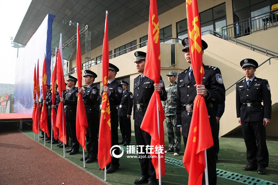 SWAT team guaranteeing security of G20 summit debuts in Hangzhou
