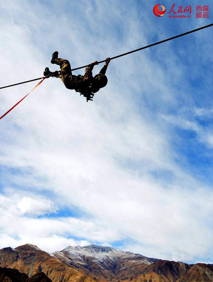 Armed police force conducts extreme training in Tibet