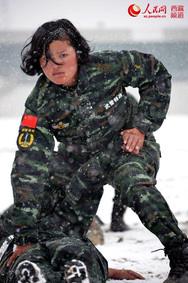 Armed police force conducts extreme training in Tibet