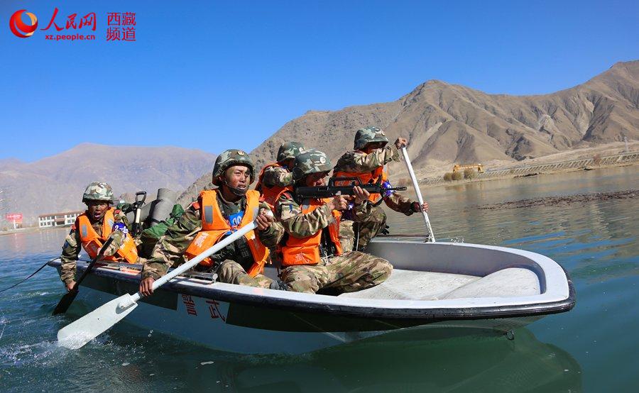 Armed police force conducts extreme training in Tibet