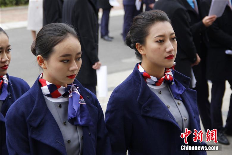 College students vie for flight attendant jobs