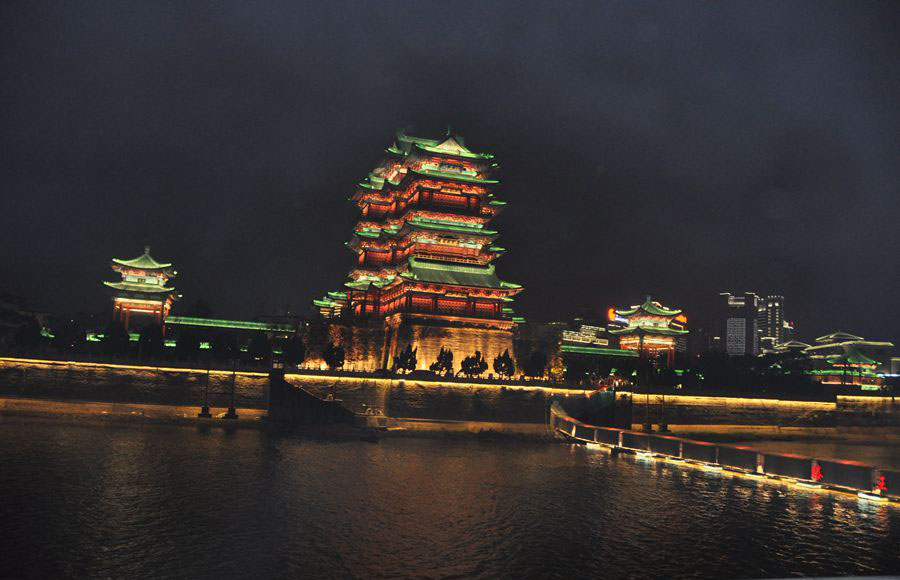 Night view along Gan river in Nanchang