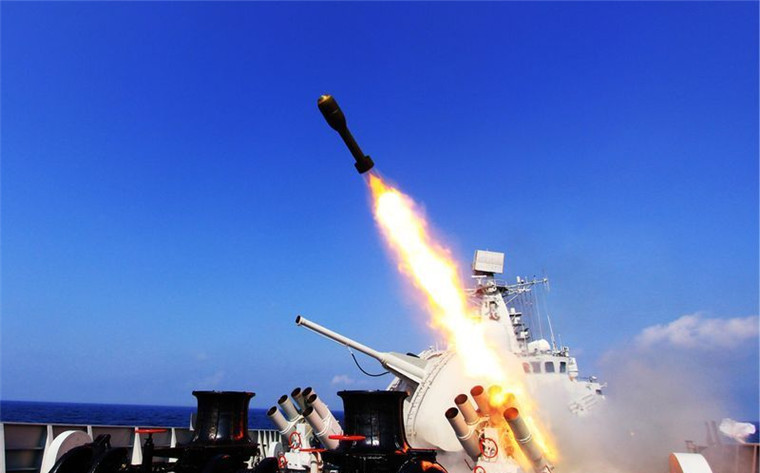 South China Sea Fleet conducts live fire drill