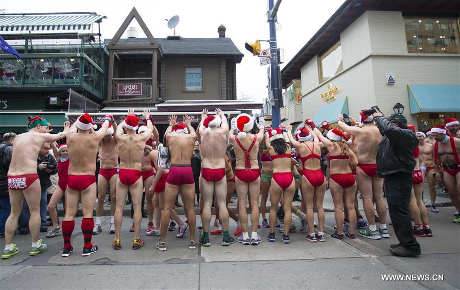 2015 Toronto Santa Speedo Run comes