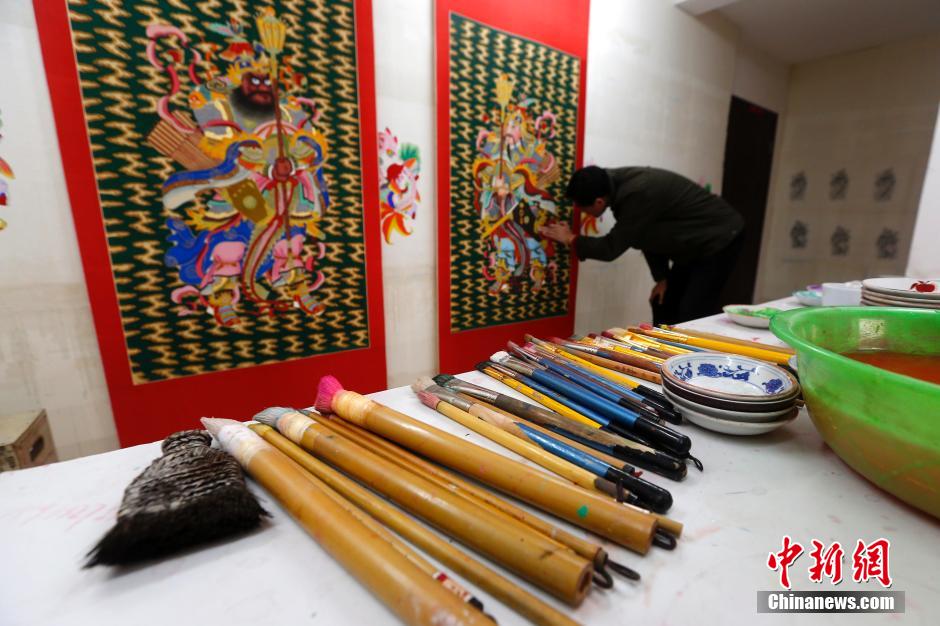 A visit to the Chinese New Year Painting workshop