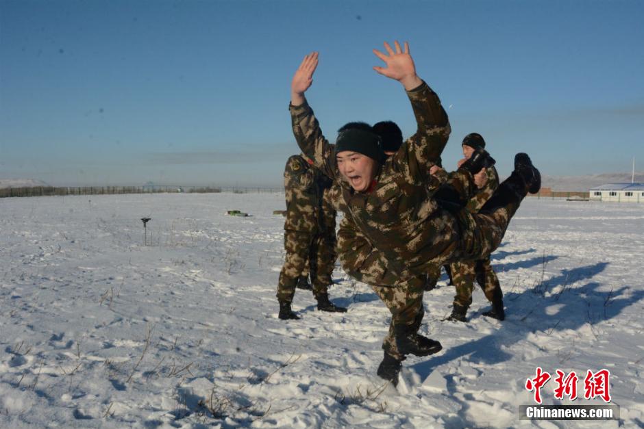 Xinjiang armed police frontier force conduct training in severe cold