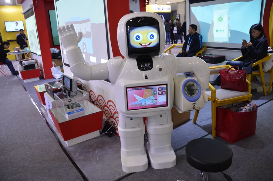 Hi-tech robots become a hit at WIC in Wuzhen