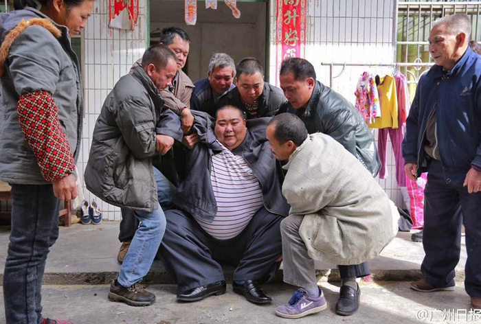 China's fattest man weighs 261kg