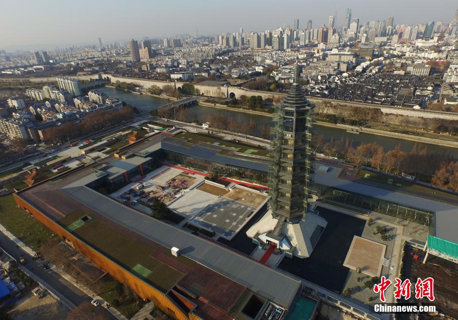 Thousand-year Porcelain Tower of Nanjing completes renovation