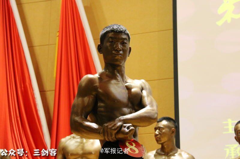 Military students attend figure competition show 