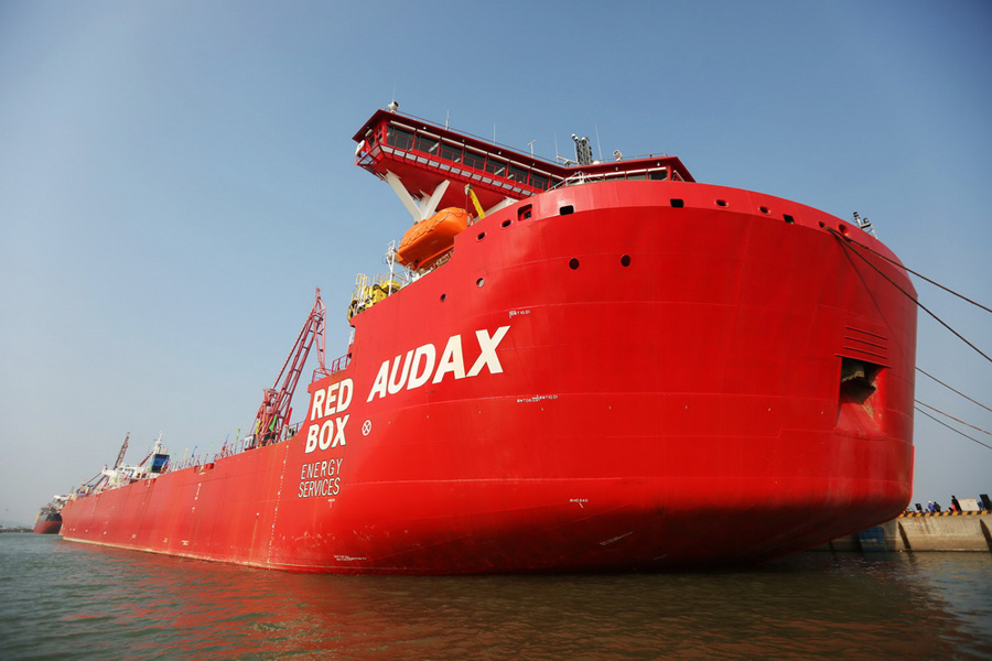 World's first polar heavy-haul deck carrier debuts in Guangzhou