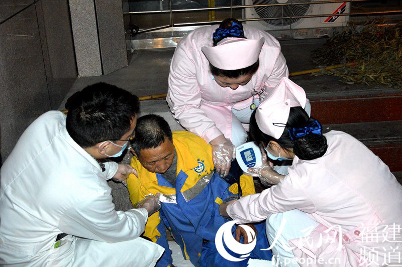 65-year-old sanitation worker saved by warm-hearted citizens in Fuzhou
