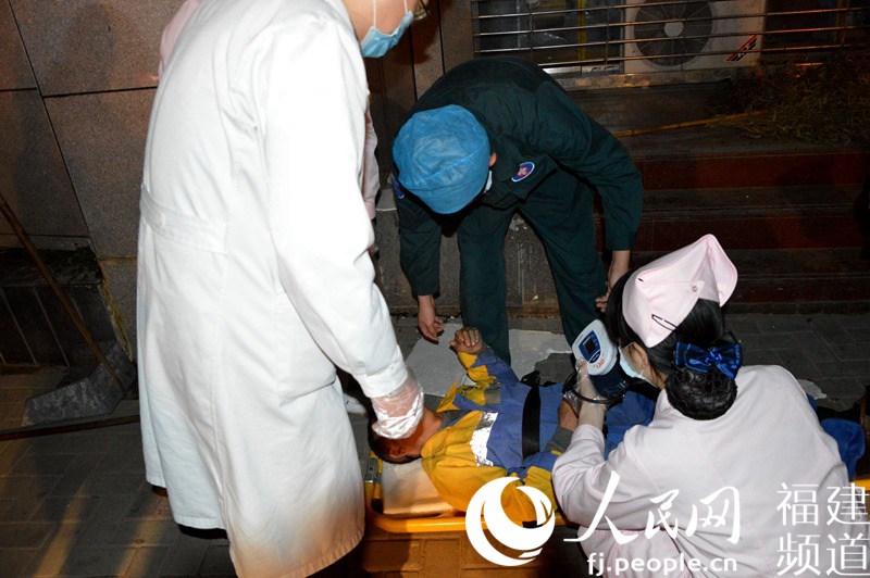 65-year-old sanitation worker saved by warm-hearted citizens in Fuzhou
