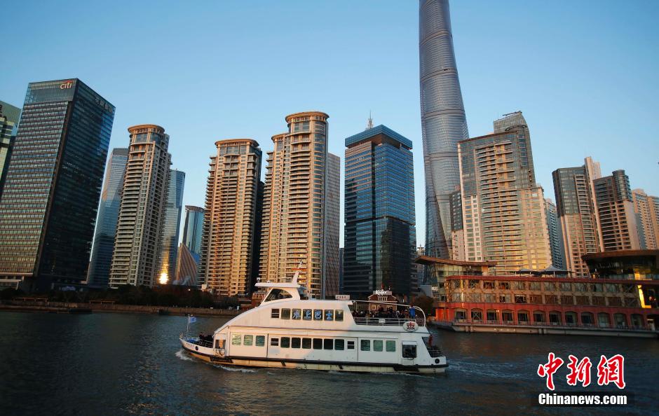 Shanghai's first water bus on trial operation 
