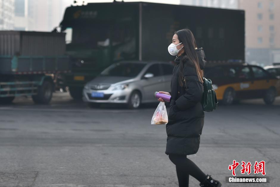 North China on orange alert for heavy smog