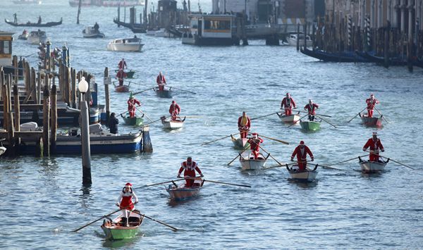 Christmas regatta in Venice