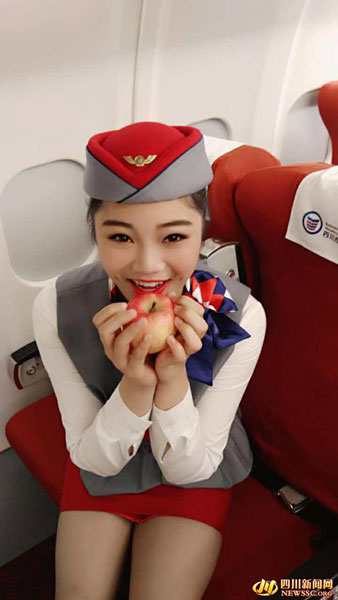 Apples kissed by airline stewardess sold on shopping website
