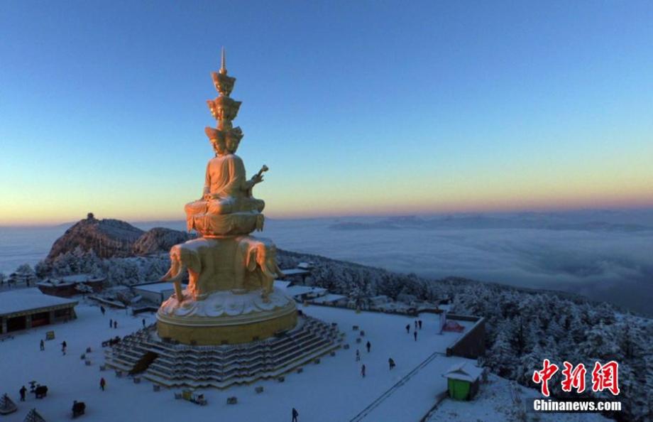 Sunrise over Golden Summit of Mount Emei