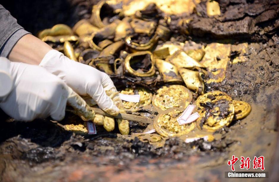 A large number of gold items unearthed in Nanchang