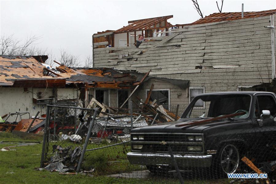 Rare tornados rampant in southern U.S., over 40 killed