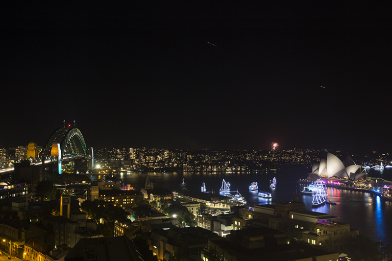 Sydney New Year's Eve: Splendid fireworks illuminate the night sky