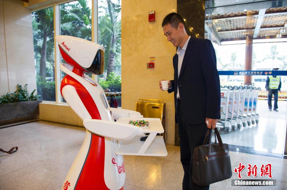 Service-oriented smart robots in trial operation in S China