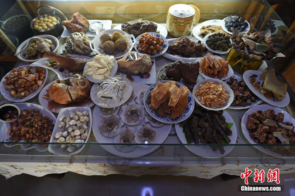 A 70-year-old man's fantastic stone feast
