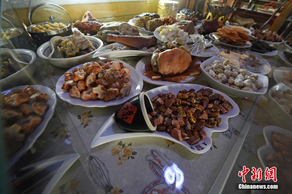 A 70-year-old man's fantastic stone feast
