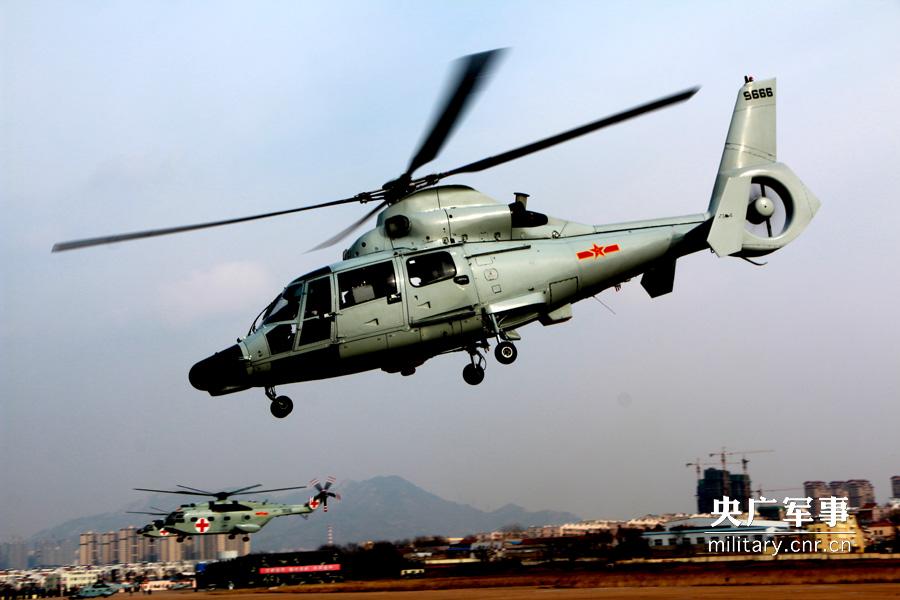 Shipboard helicopter regiment of North Sea Fleet holds training